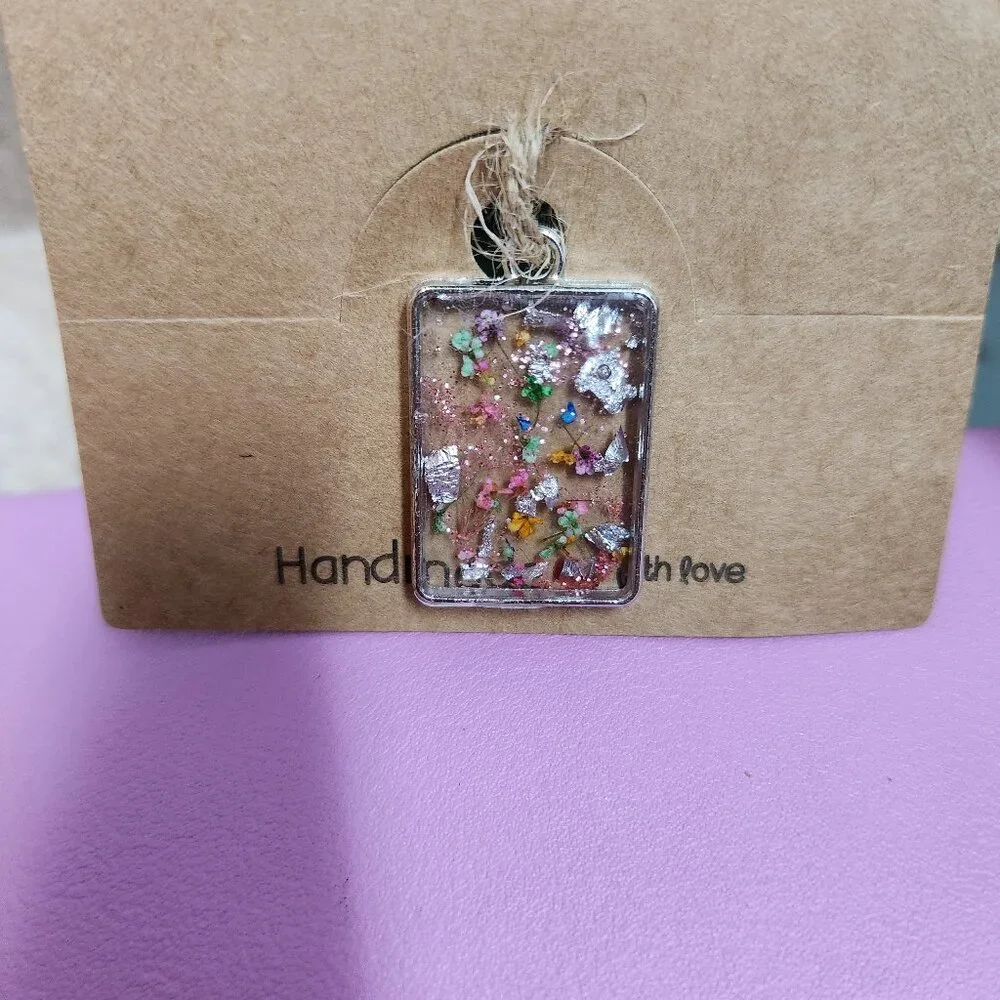 Pendent - Picture 1 of 1
